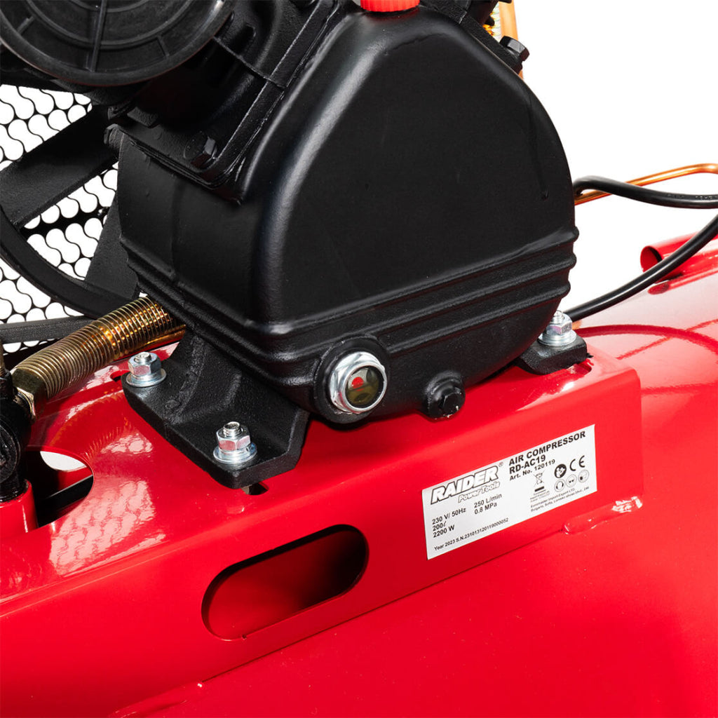 LÉGKOMPRESSZOR 200L 2.2KW 230V RAIDER RD-AC19