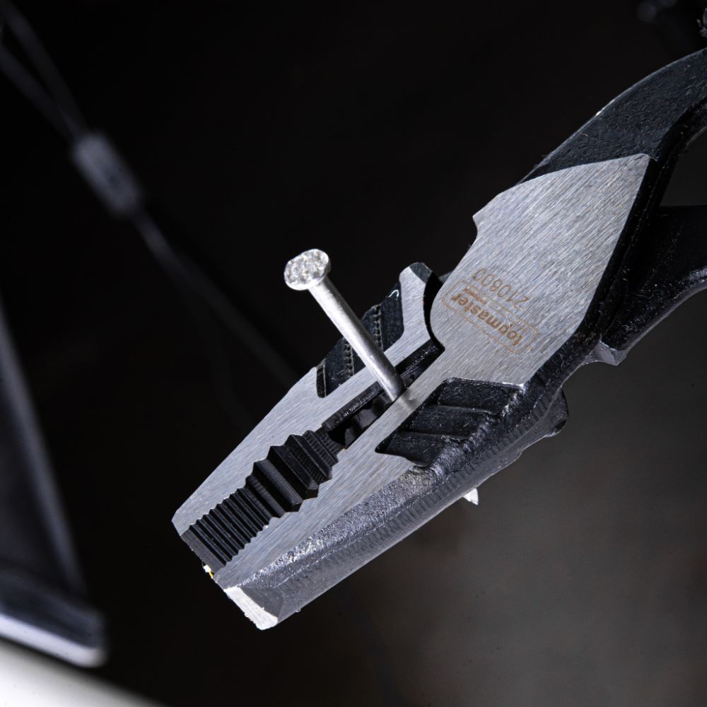 HAJlÍTOTT FEJŰ KOMBINÁLT FOGÓ 190MM TOPMASTER