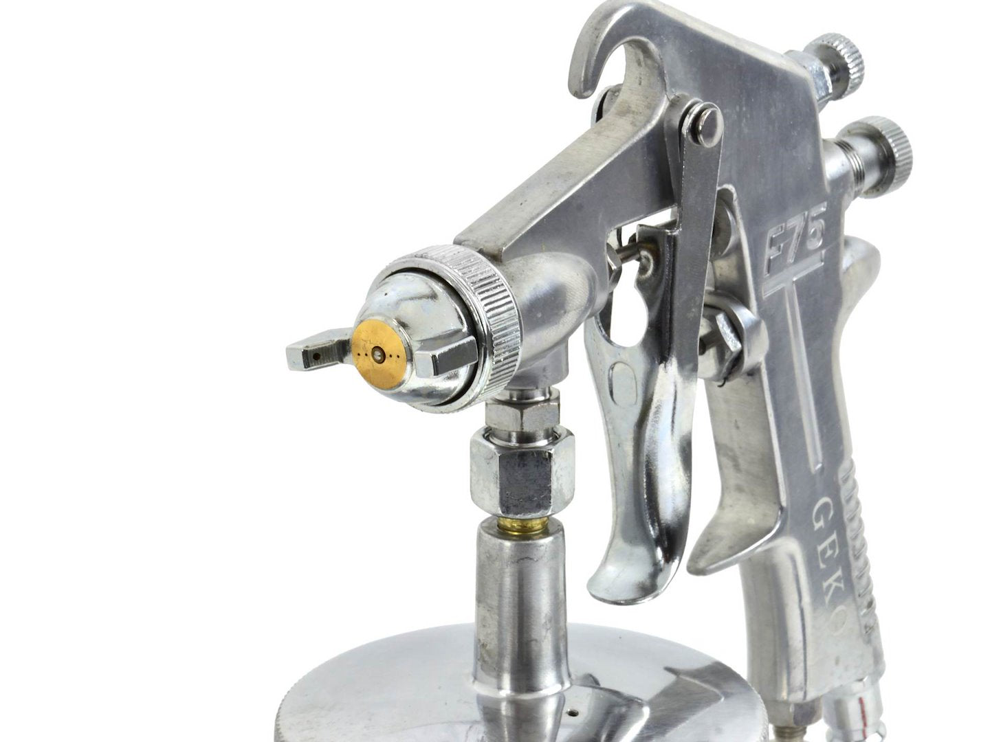 FESTÉKSZÓRÓ PISZTOLY ALSÓ FÉM TARTÁLLYAL 1.5 MM 750 ML GEKO