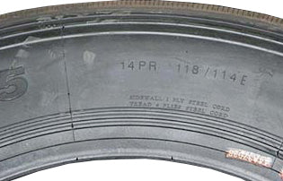 Gumiabroncs 315/80R22.5, hajtott, on/off, 14PR, terhelési index: 118/114