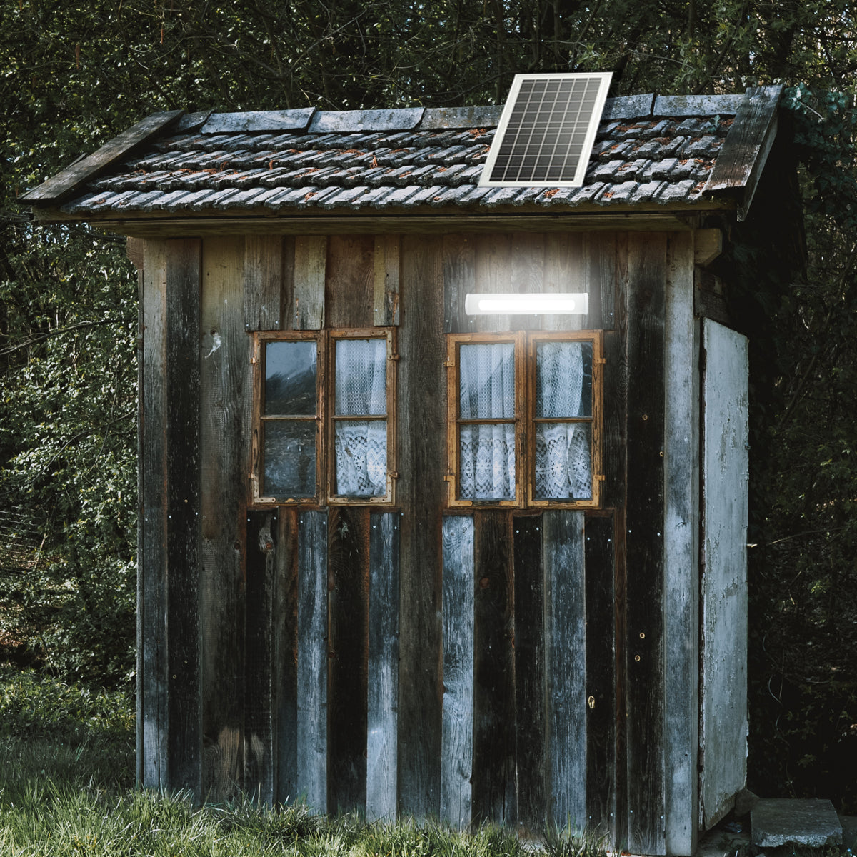 LED lámpa 150W, 6500K polikristályos napelemmel, távirányítóval és 3600mAh akkumulátorral IP20 Breckner Germany