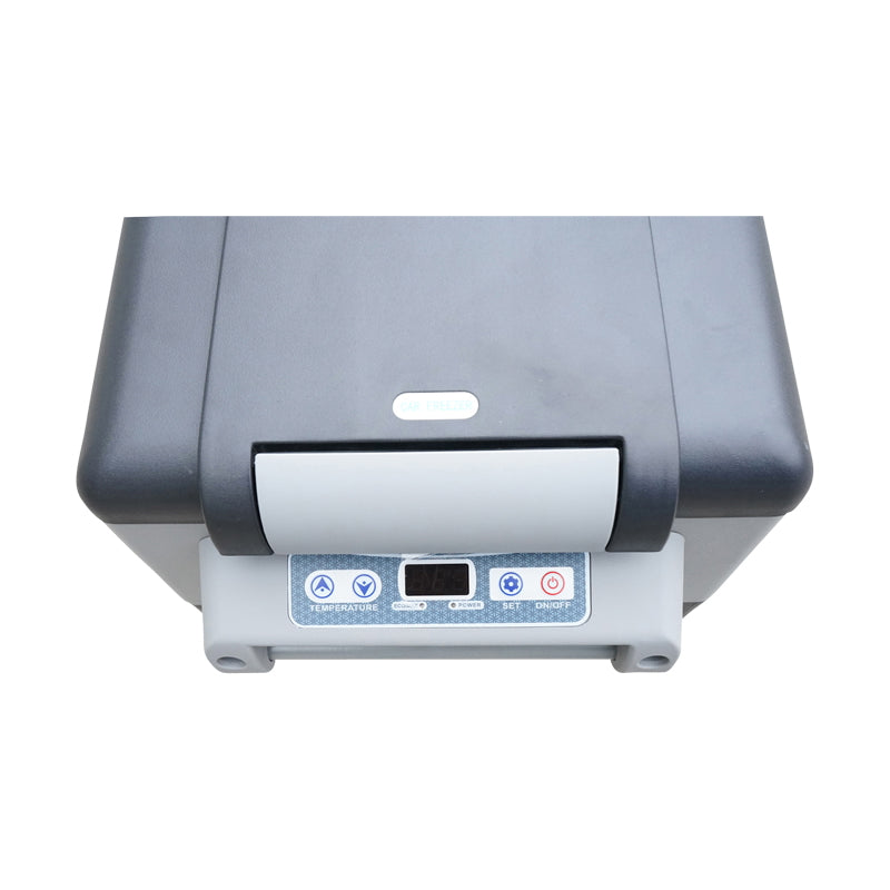 Autós hűtőszekrény, 42L, 12–24V, 45W, kompresszoros, 680x345x460 mm, 13,5 kg, hűtési tartomány: -18 °C – +10 °C, Breckner Germany