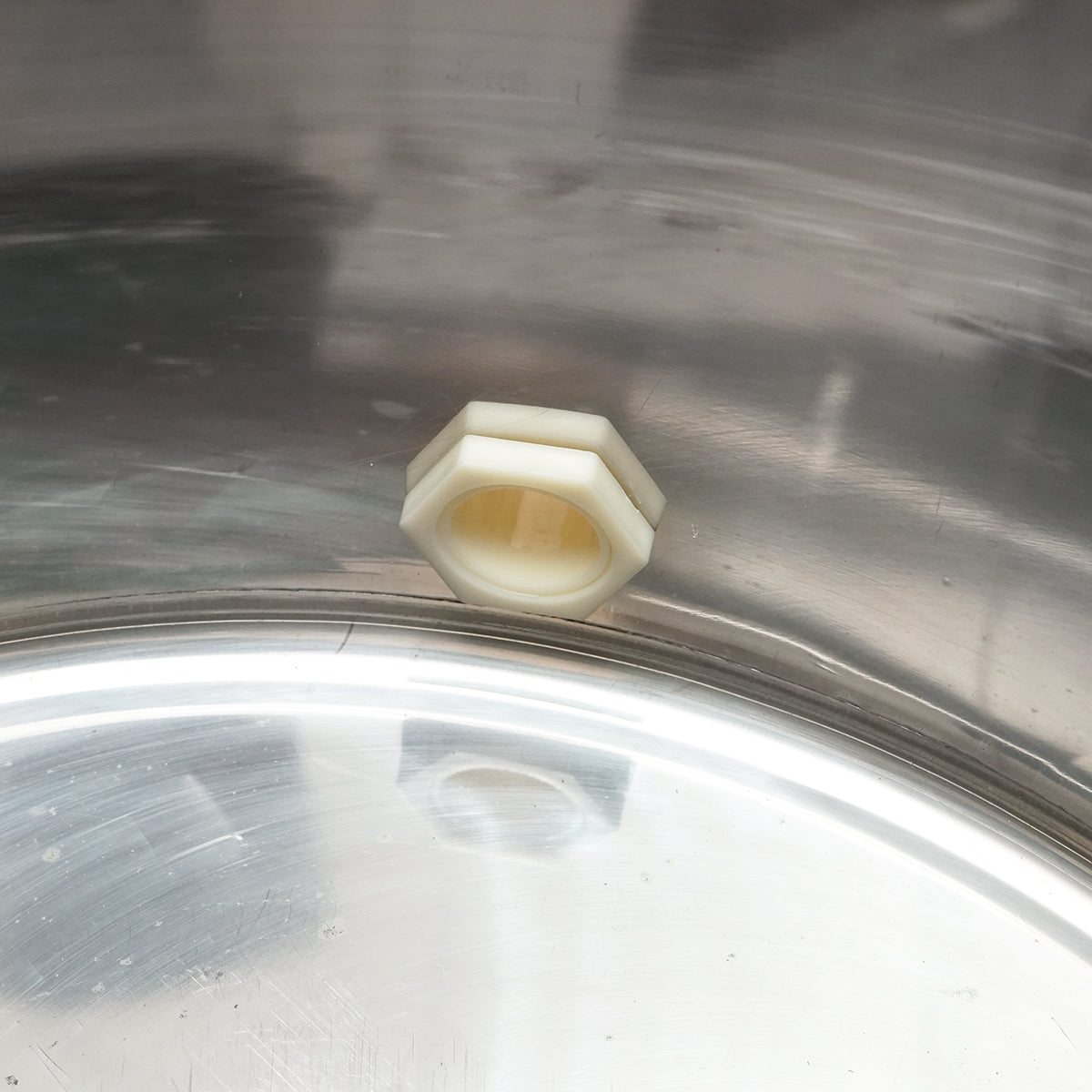 Rozsdamentes acél mézletöltő tartály fedéllel, 300 kg