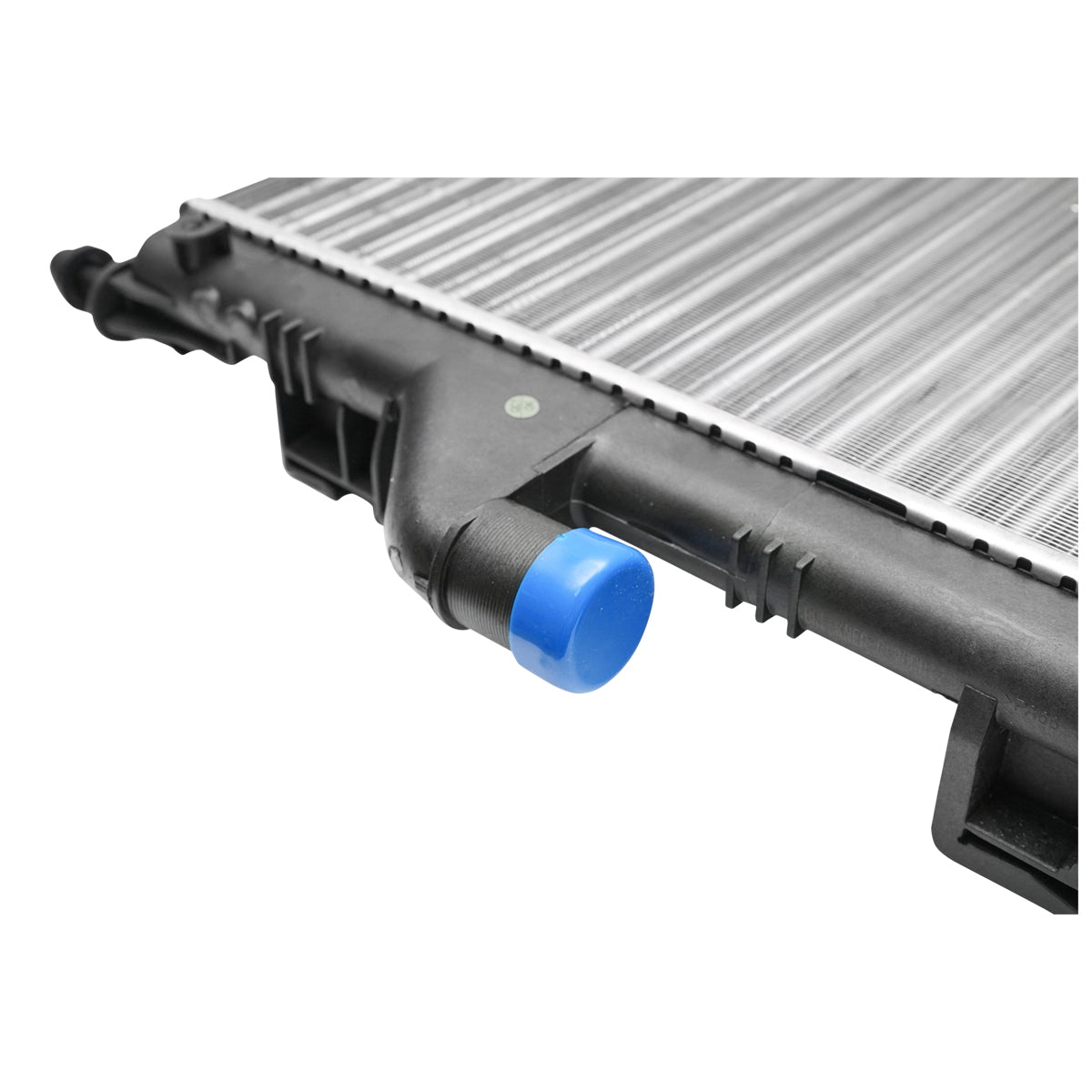 Hűtőradiátor Dacia Logan 1.2 16V facelift benzines klímával és 1.5 dCi klíma nélkül 8200735039