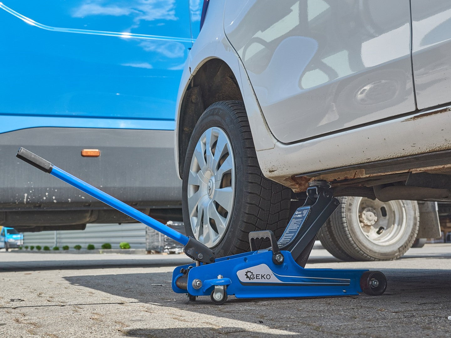 HIDRAULIKUS ALACSONY KROKODIL EMELŐ 2.5T GEKO