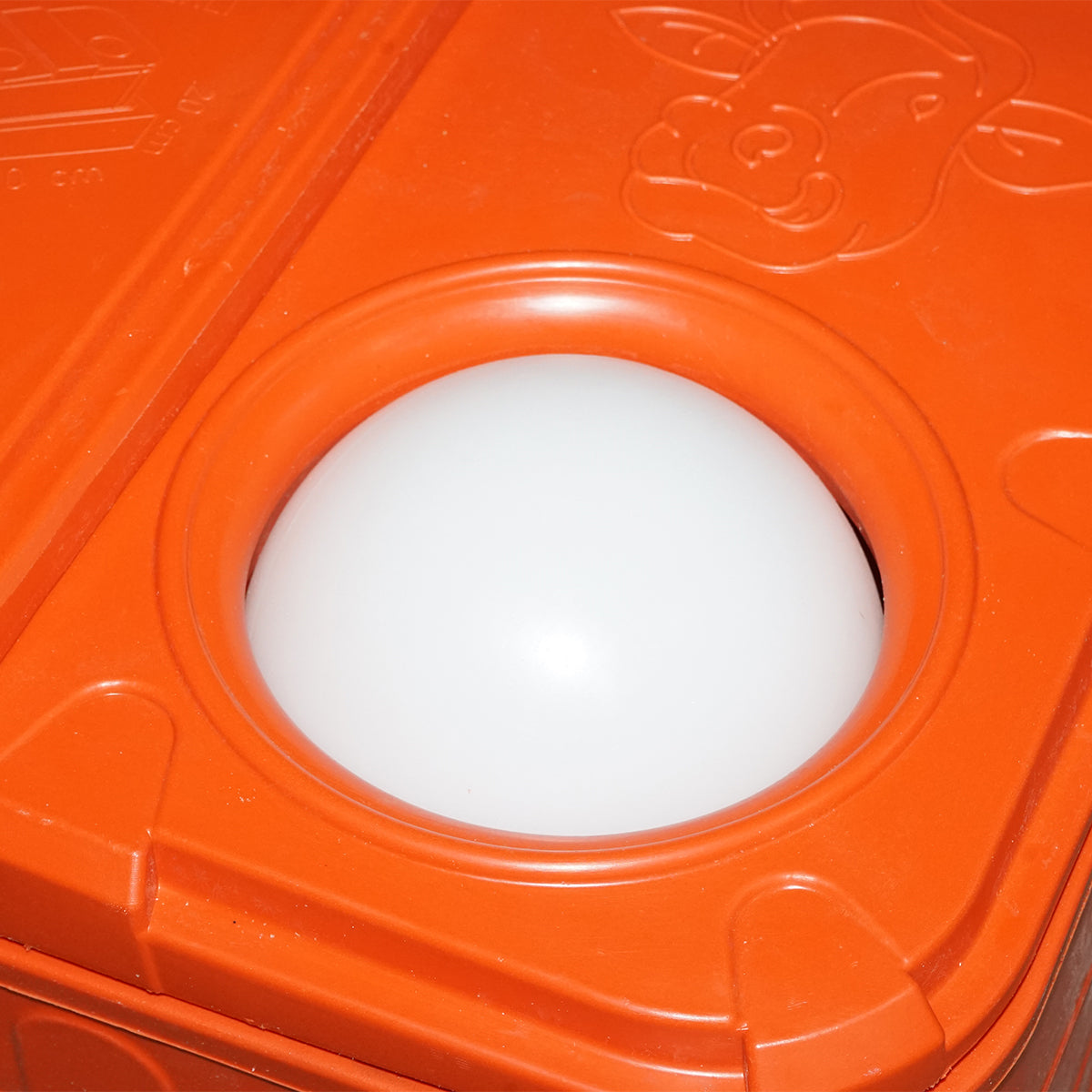 Fagyásgátló itató golyóval tehenek számára 80L 60x100x45cm Breckner Germany