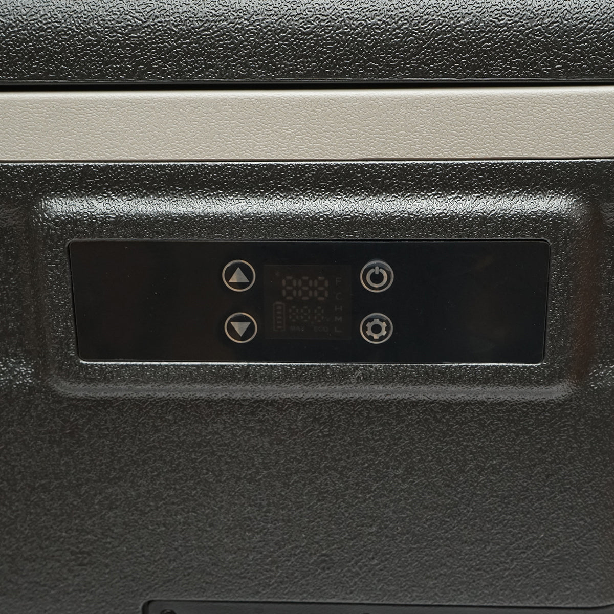 Autós hűtőszekrény kompresszorral, 80W, 74L kapacitás, 12–24–220V tápfeszültség, LCD kijelző, 831x465x458 mm, U75E AUTOSPEED