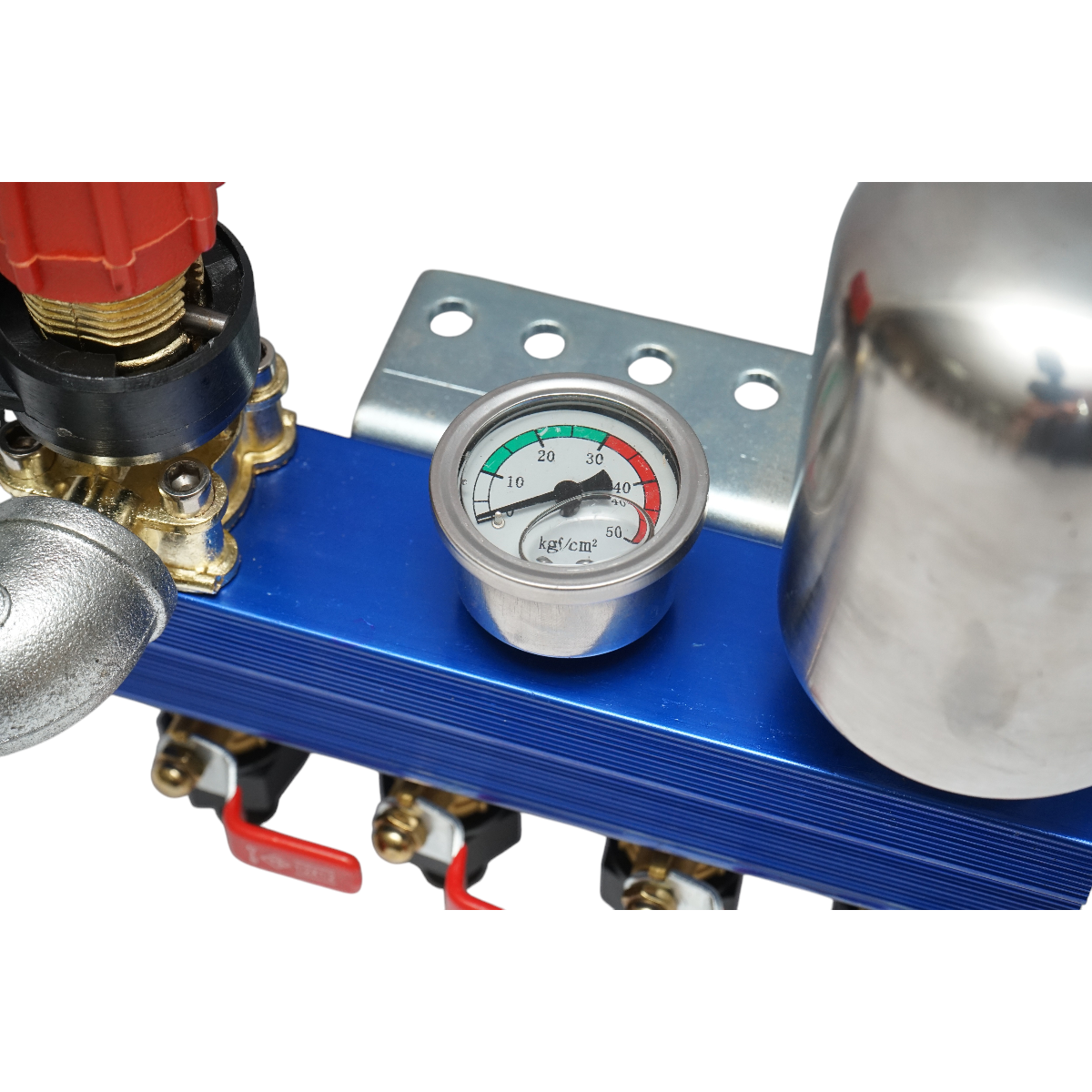 4-utas osztóegység nyomásmérővel permetezőgéphez