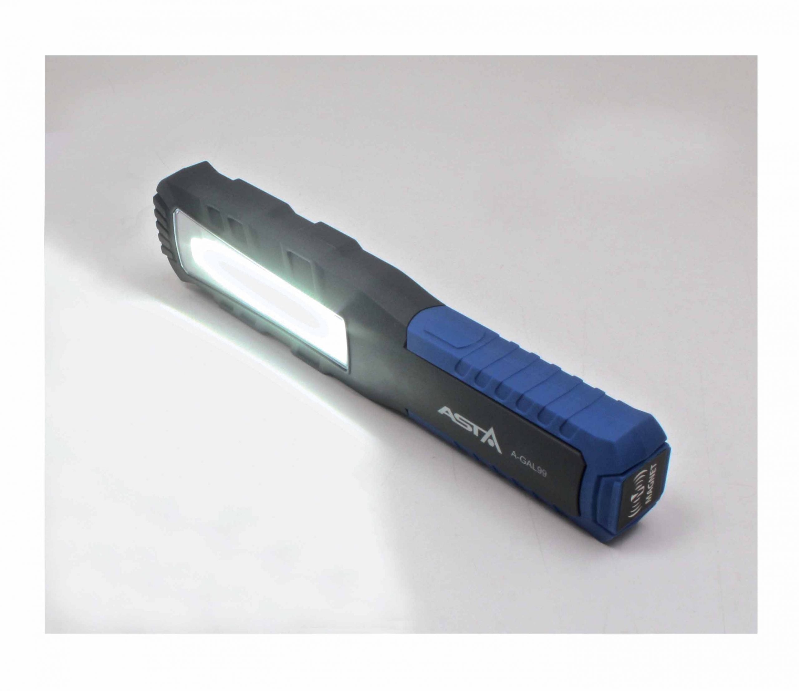 AKKUMULÁTOROS LED COB LÁMPA 800 LUMENI ASTA