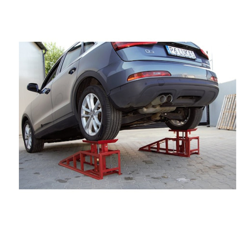 RÁMPA HIDRAULIKUS EMELŐVEL 2 T