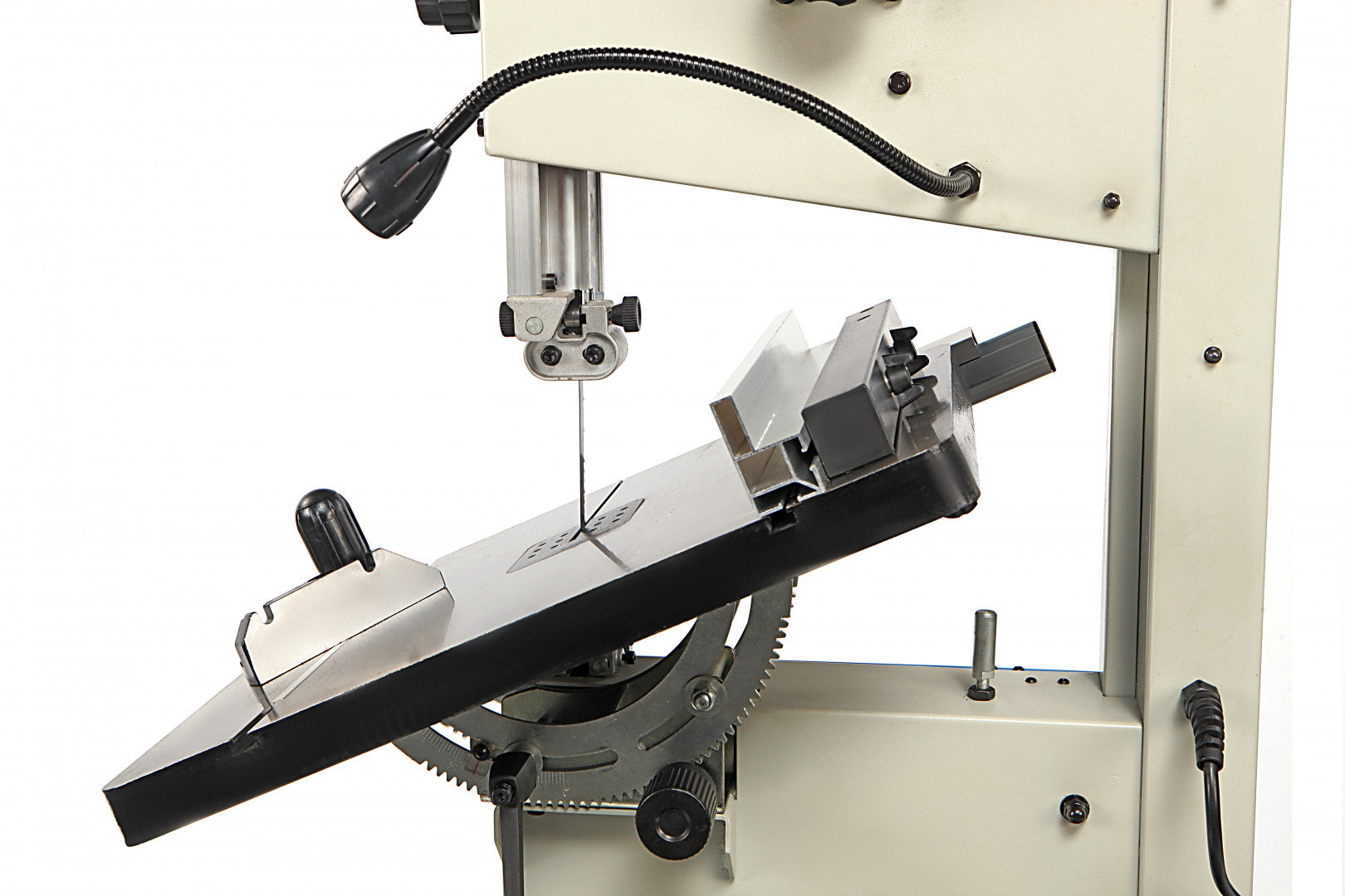 PROFESSZIONÁLIS VERTIKÁLIS SZALAGFŰRÉSZ FÁHOZ HBM300 230V 750W