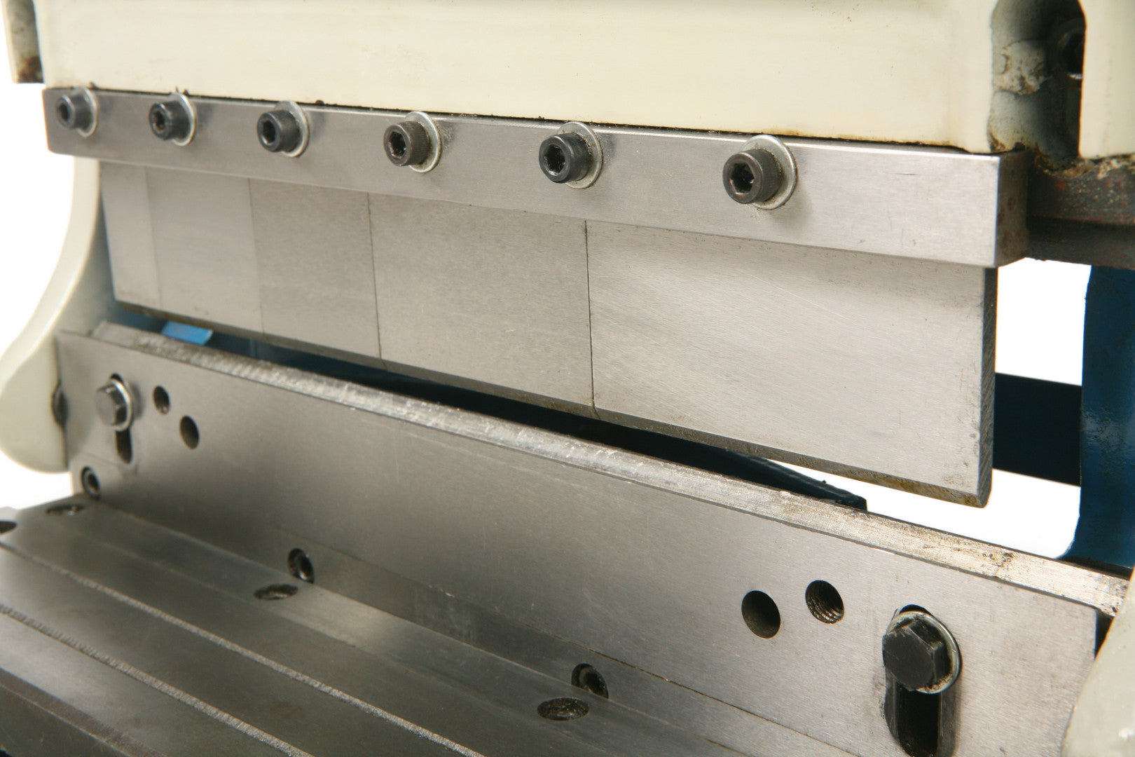 FÉM HENGERÍTŐ ÉS VÁGÓ GUILLOTINE