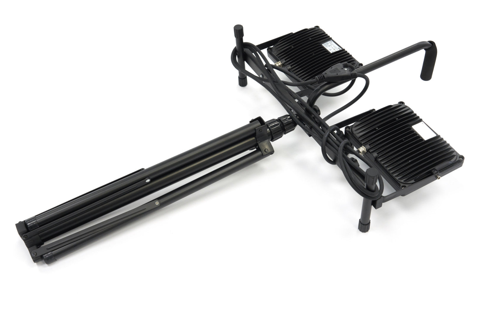 LED LÁMPA HÁROMLÁBÚ ÁLLVÁNNYAL 2X50W 2X4000 LUMEN