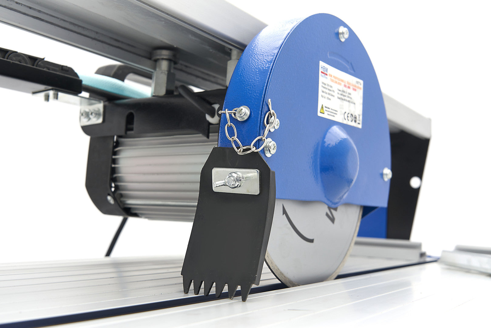 ÁLLVÁNYOS JÁRÓLAP VÁGÓ 62 CM 800W HBM