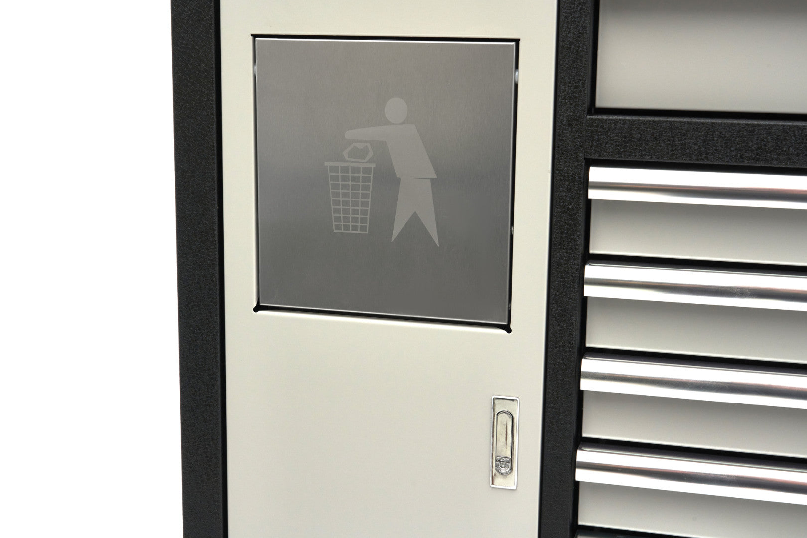 MUNKAPAD – MUNKAASZTAL 18 TÁROLÓVAL 168 CM KEMÉNY FA MUNKALAPPAL 220V/USB CSATLAKOZÓVAL HBM