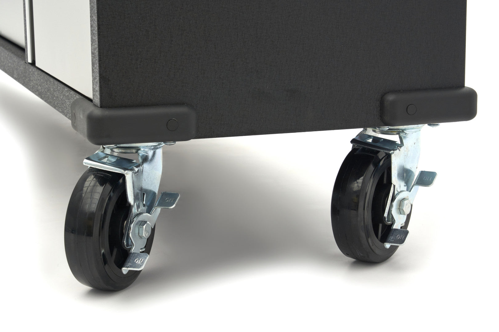 MUNKAPAD – MUNKAASZTAL 18 TÁROLÓVAL 168 CM KEMÉNY FA MUNKALAPPAL 220V/USB CSATLAKOZÓVAL HBM