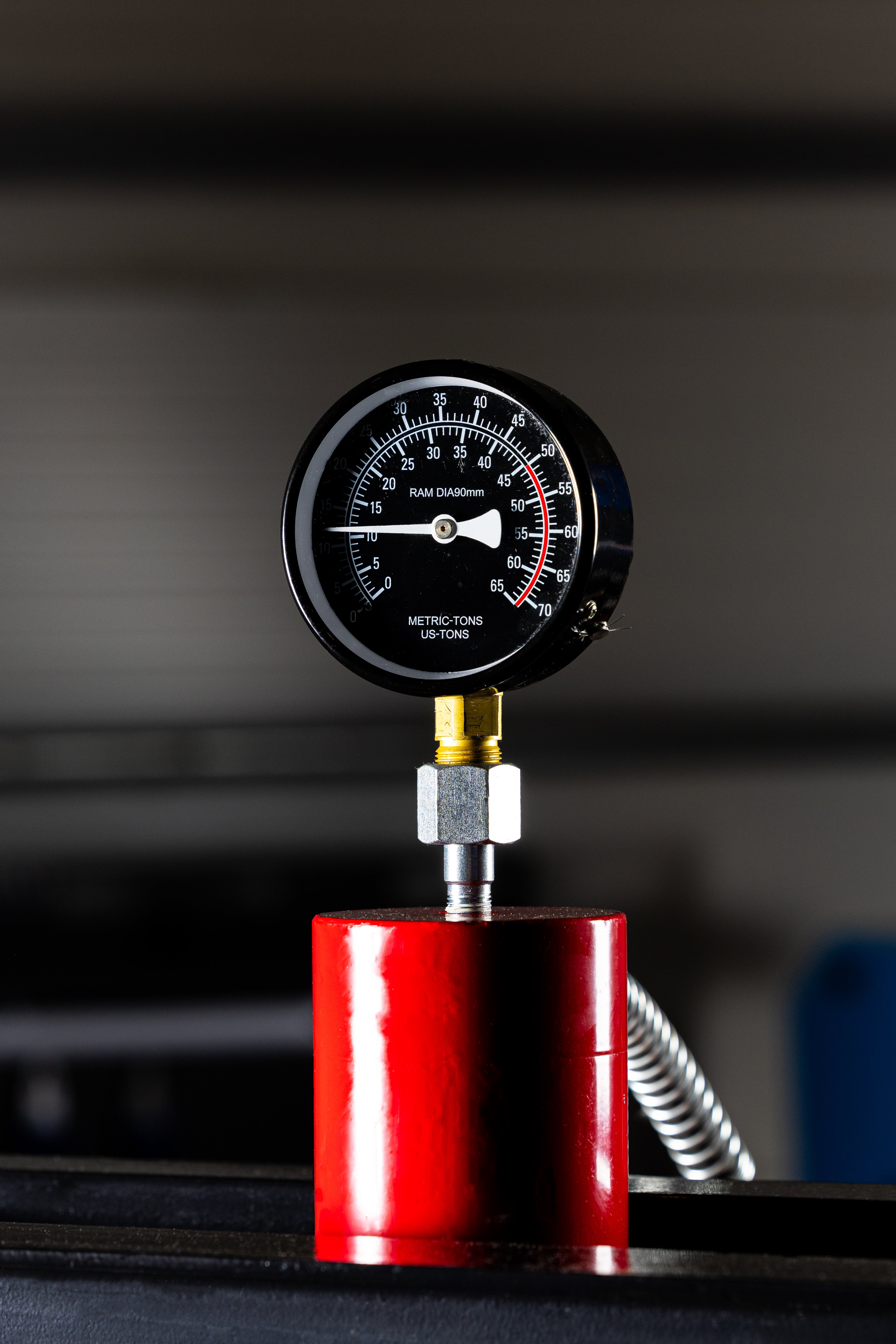 HIDRAULIKUS PRÉS 30T DUPLA PUMPÁVAL REDATS