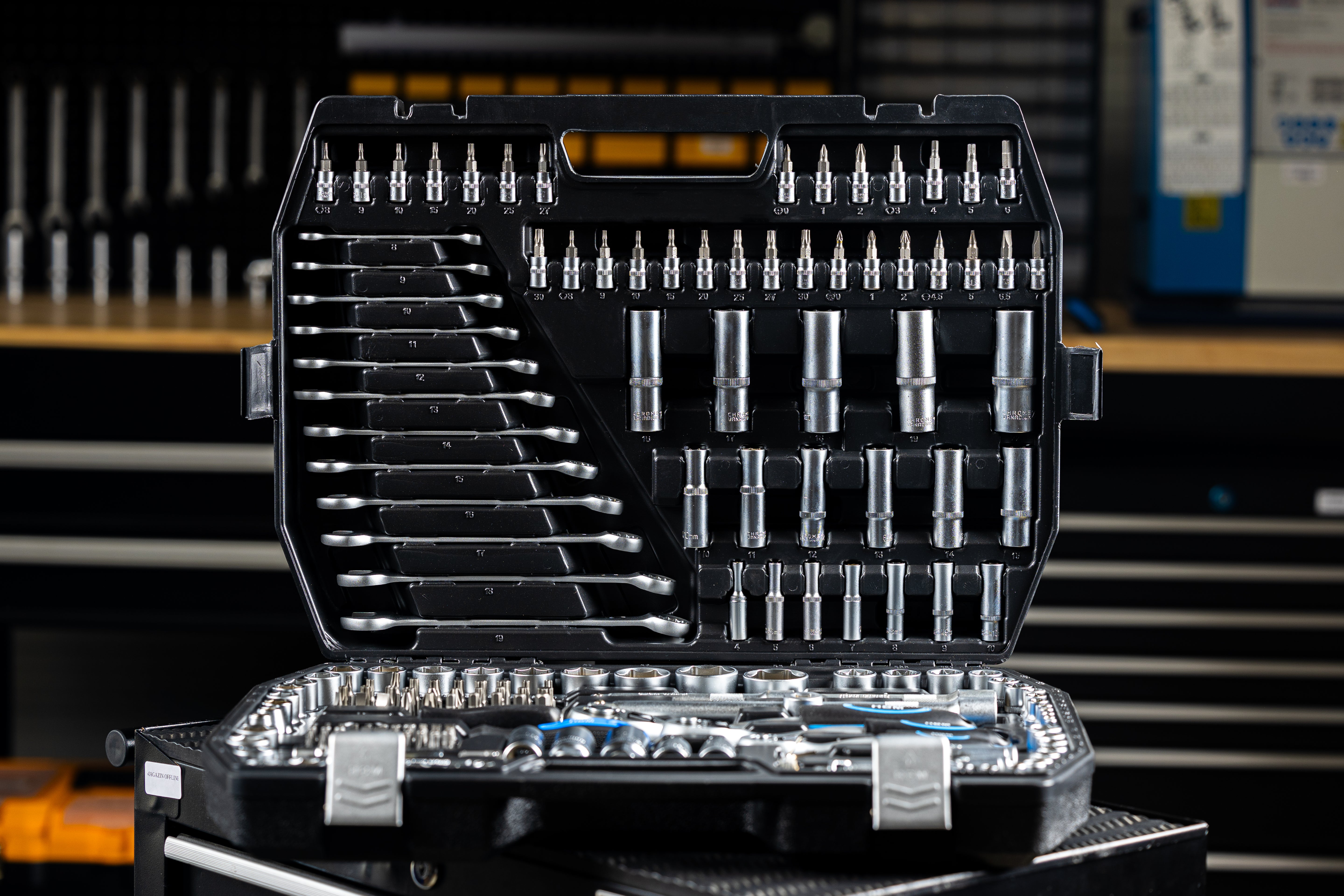 SZERSZÁM KÉSZLET 216 DB HBM