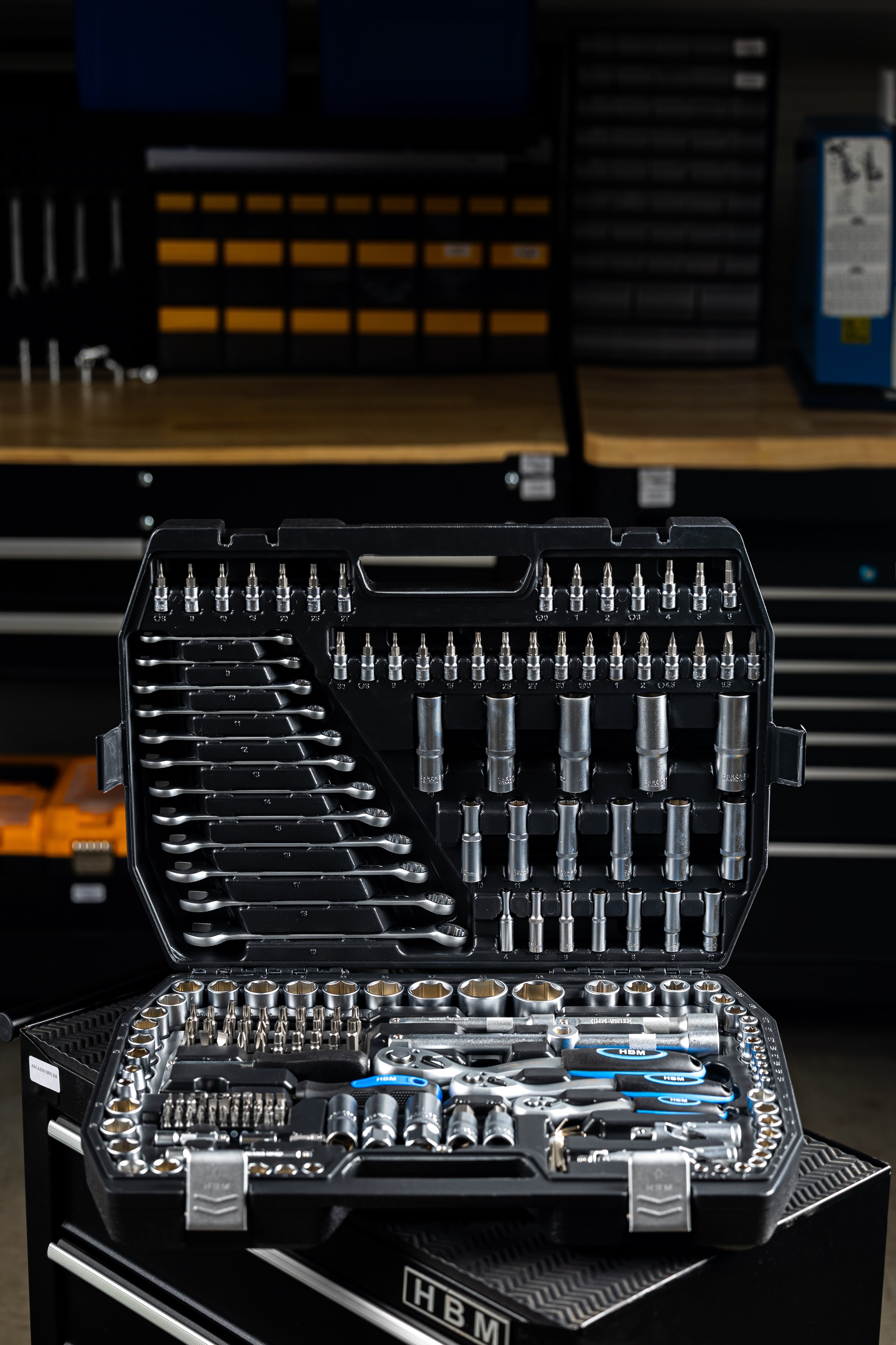 SZERSZÁM KÉSZLET 216 DB HBM