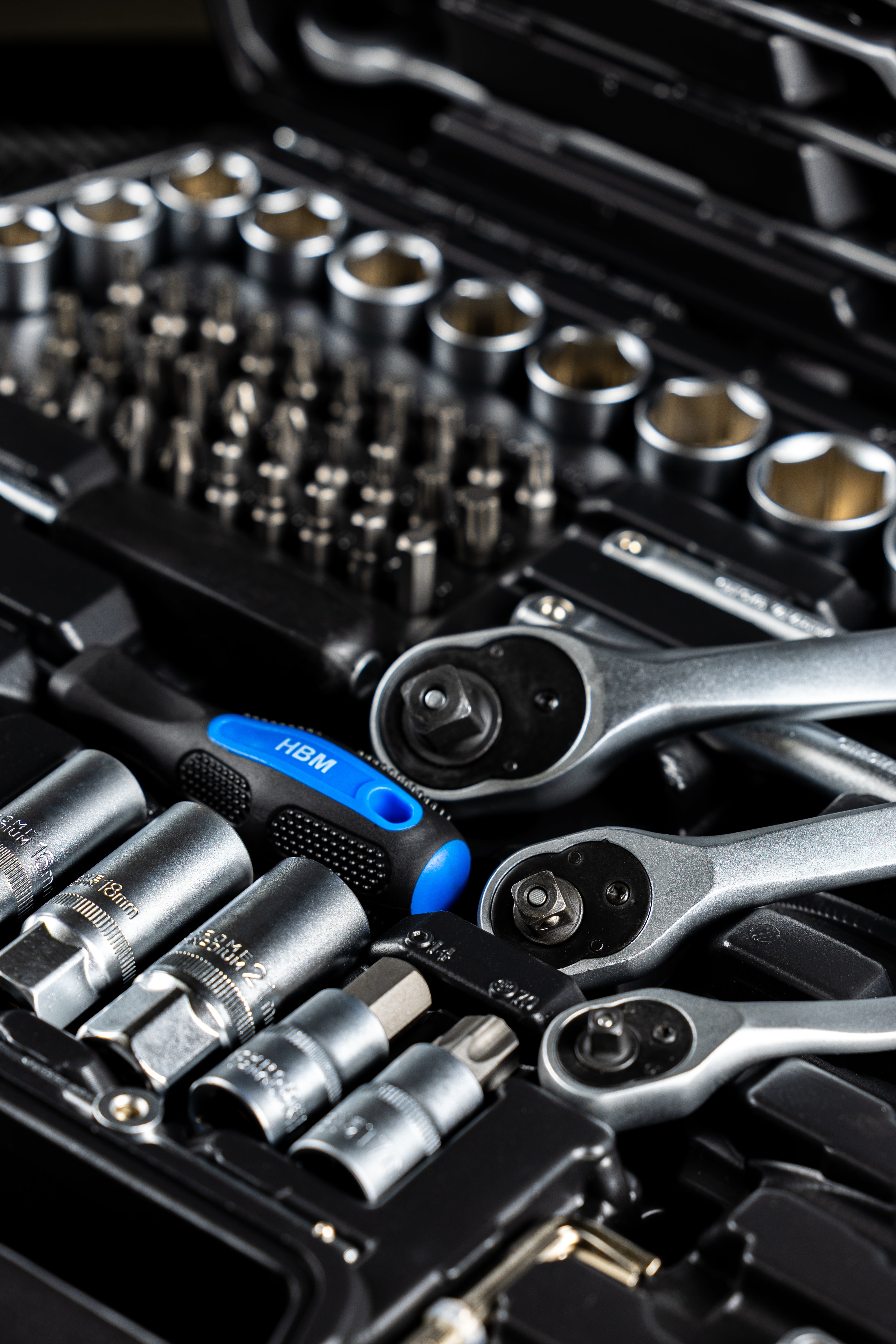 SZERSZÁM KÉSZLET 216 DB HBM