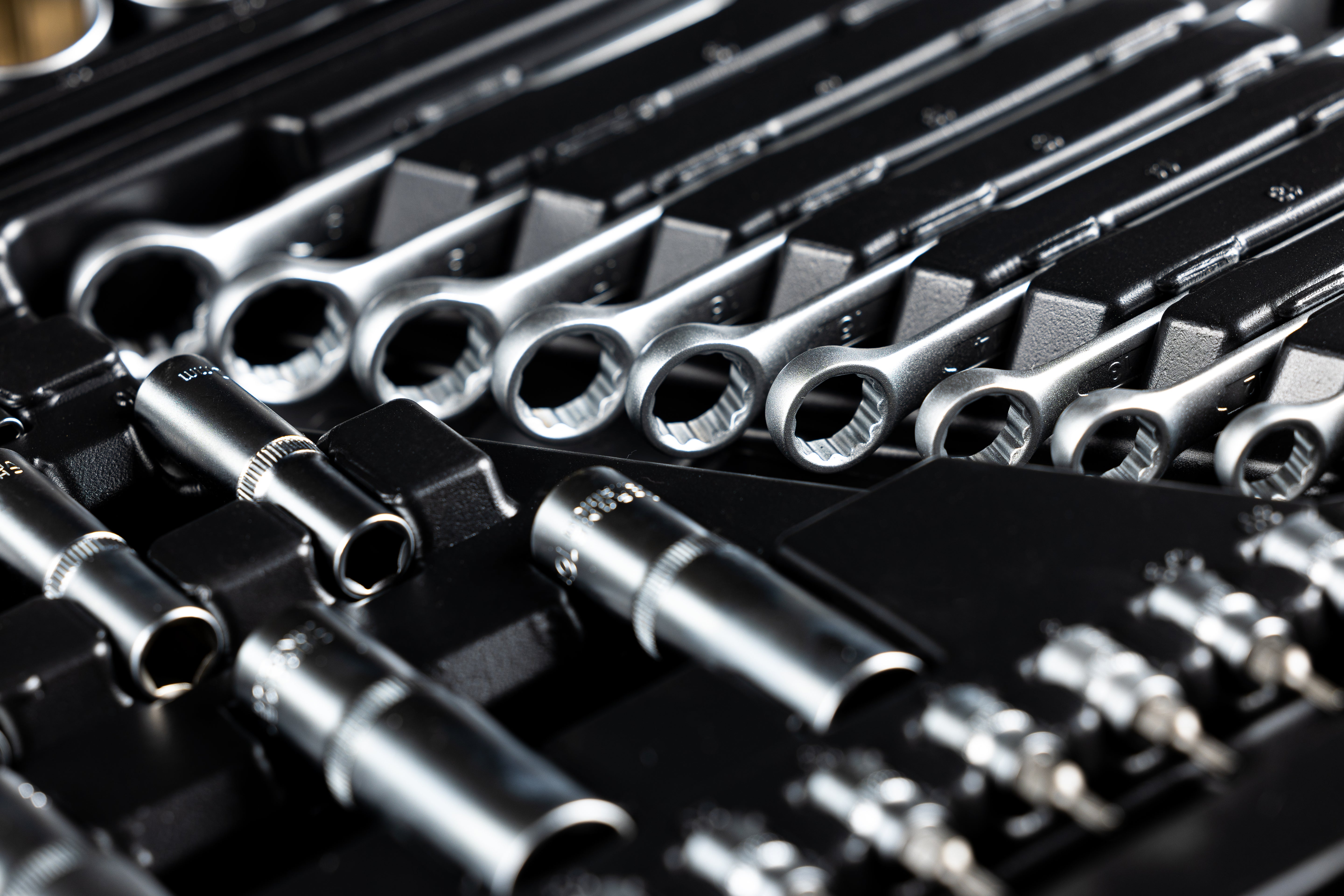 SZERSZÁM KÉSZLET 216 DB HBM