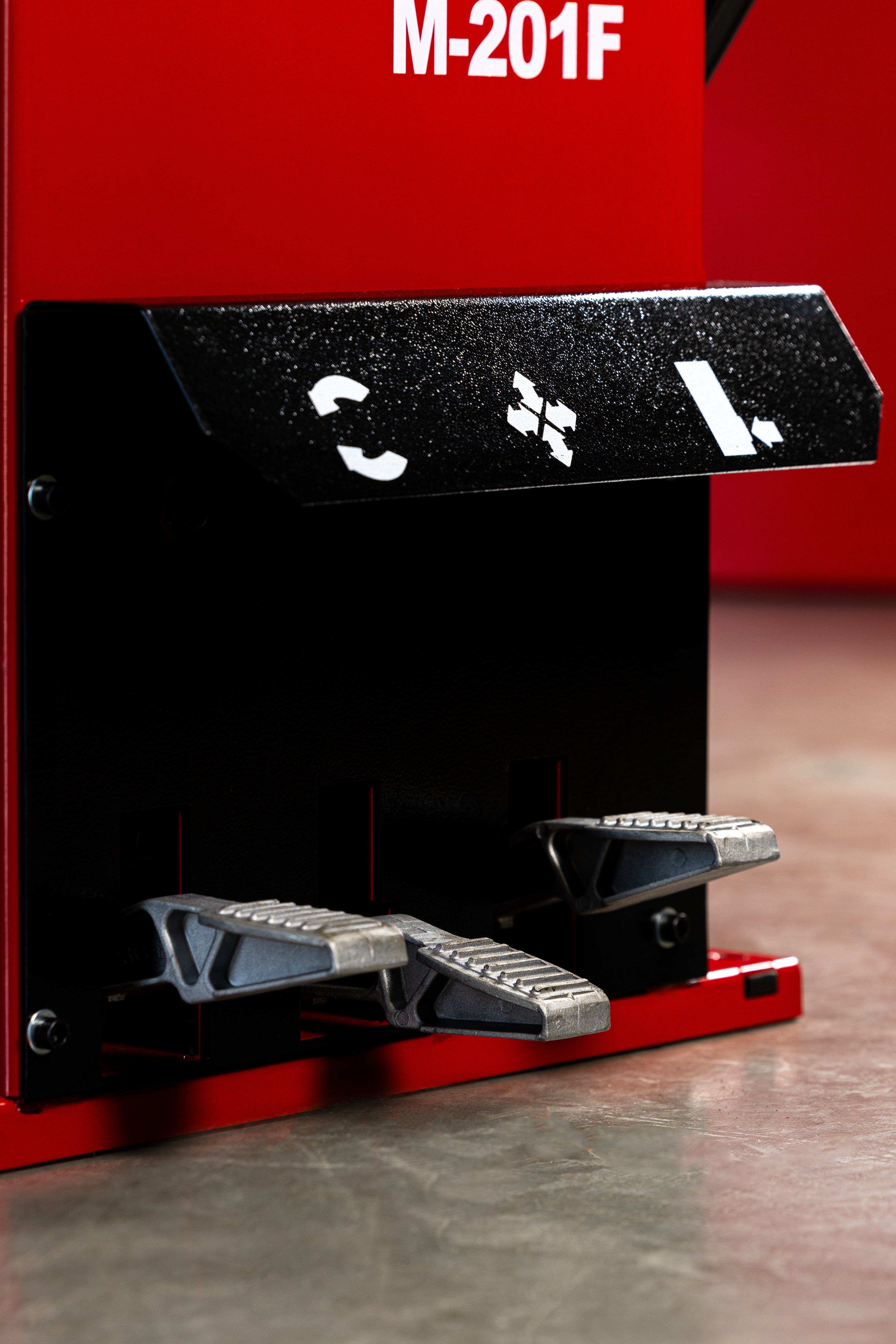 GUMISZERELŐ - KERÉKSZERELŐ GÉP 24” 230 V