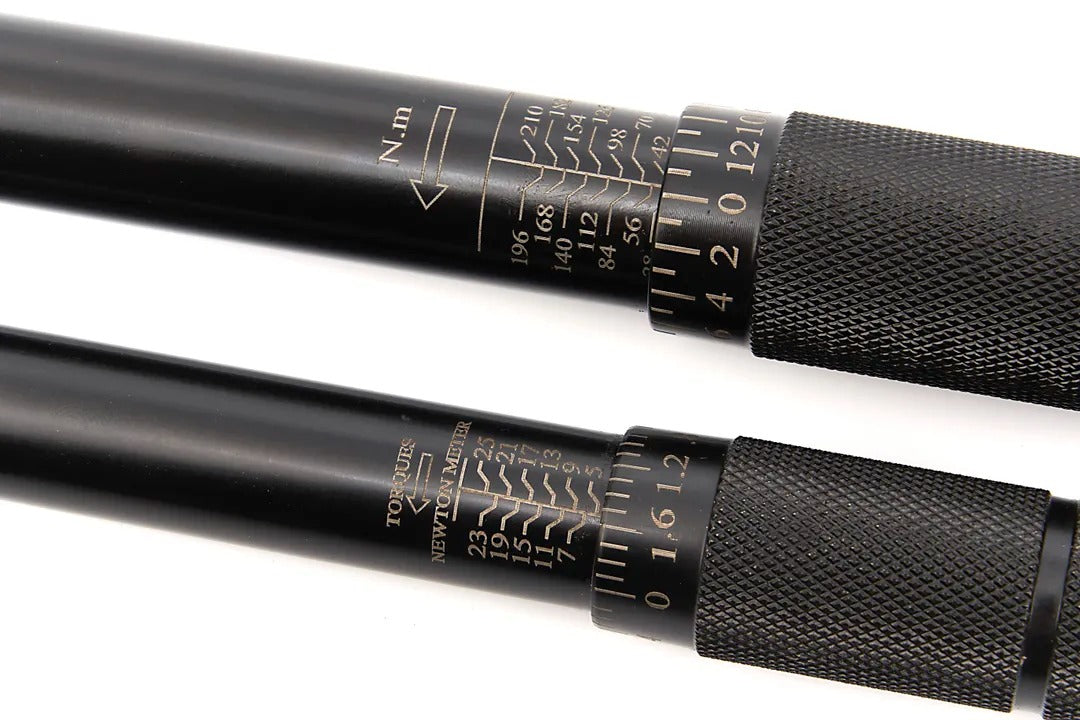 NYOMATÉKKULCS KÉSZLET HBM 5 DB 1/4" (5-25 NM) ÉS 1/2" (2-210 NM) HOSSZABBÍTÓVAL 125 MM ÉS ADAPTERREL