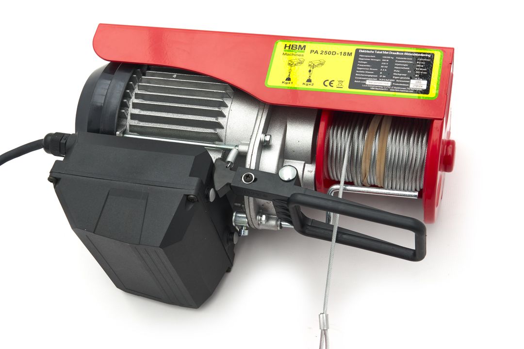 ELEKTROMOS CSÖRLŐ 250KG 18M 230V HBM