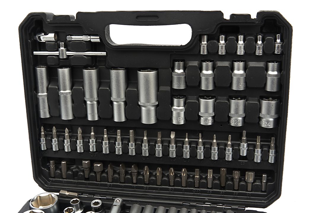 SZERSZÁMOS KÉSZLET 1/4" 1/2" 108 DB HBM MACHINES