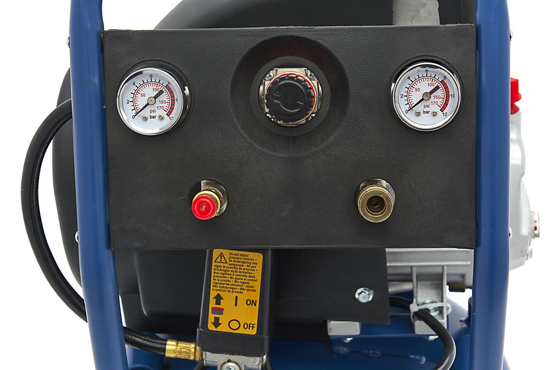 FÜGGŐLEGES LÉGKOMPRESSZOR 50L HBM