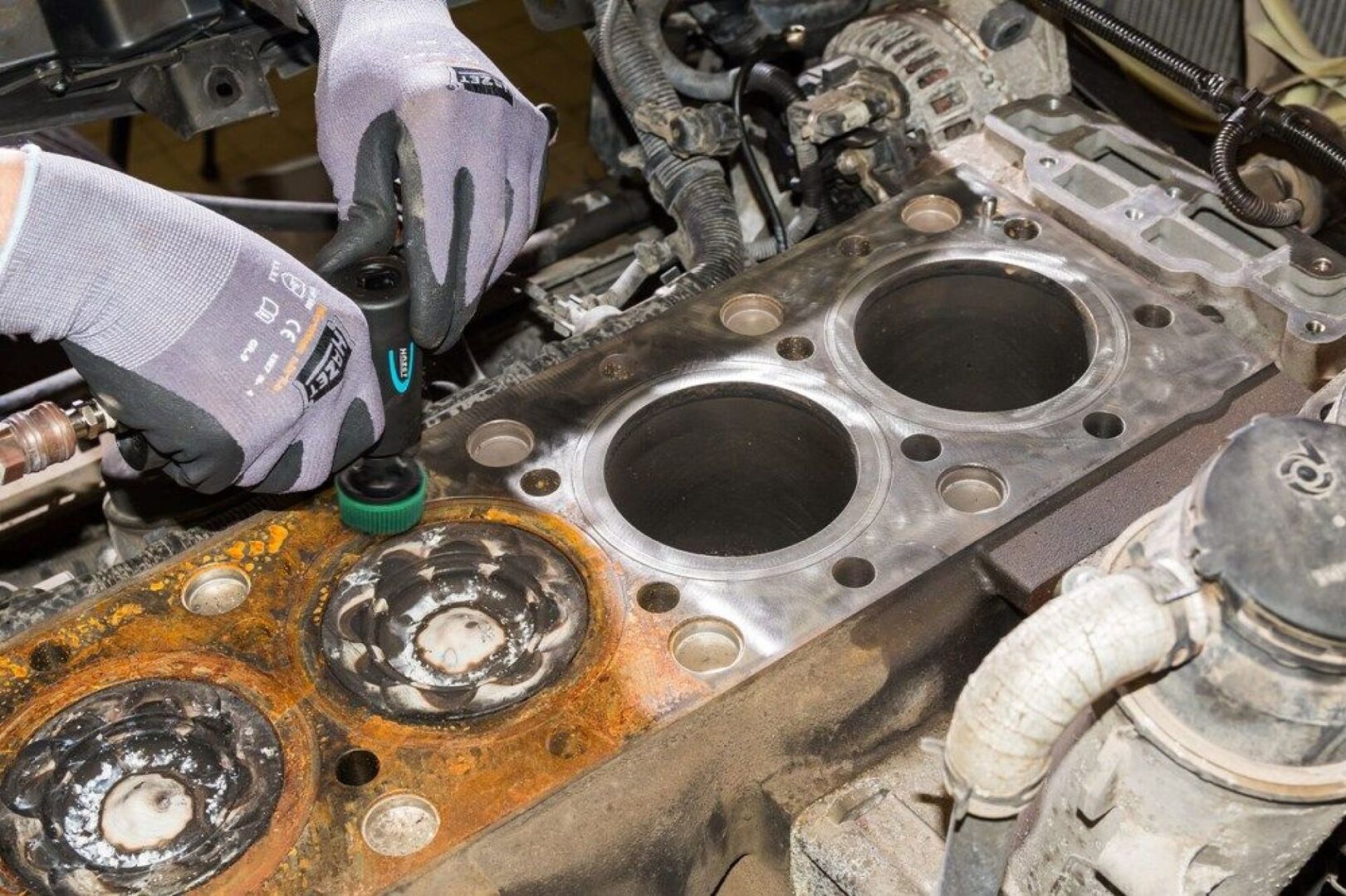 CSISZOLÓPISZTOLY KIEGÉSZÍTŐKKEL HAZET