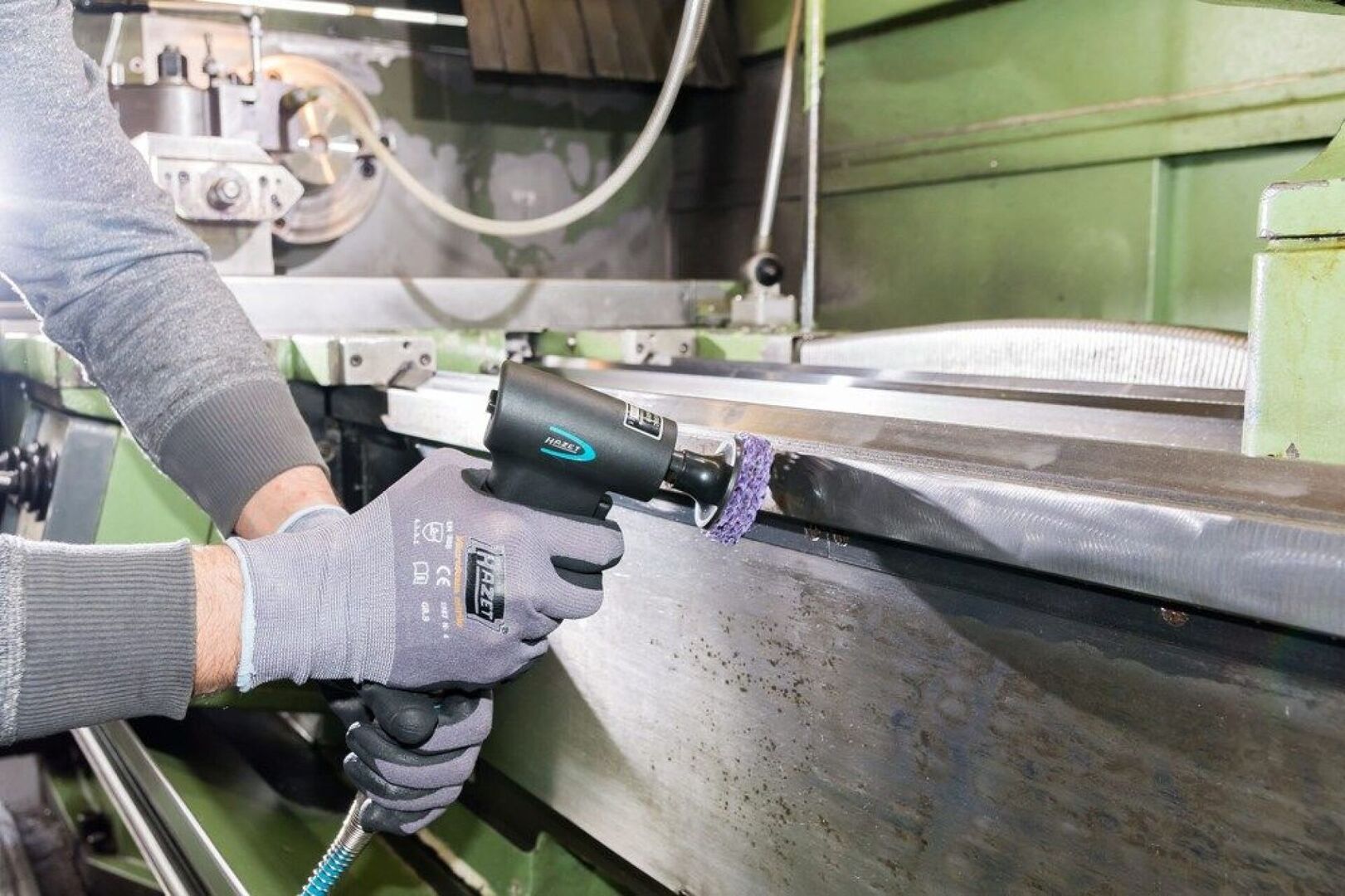 CSISZOLÓPISZTOLY KIEGÉSZÍTŐKKEL HAZET