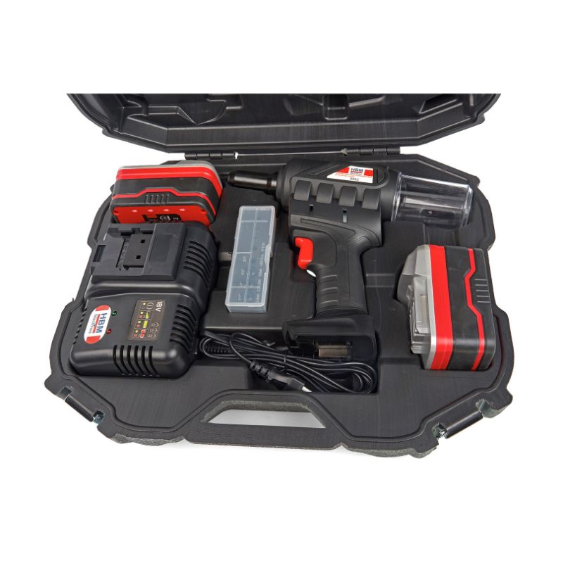 AKKUMULÁTOROS SZEGECSELŐ PISZTOLY 18V 4.0 AH