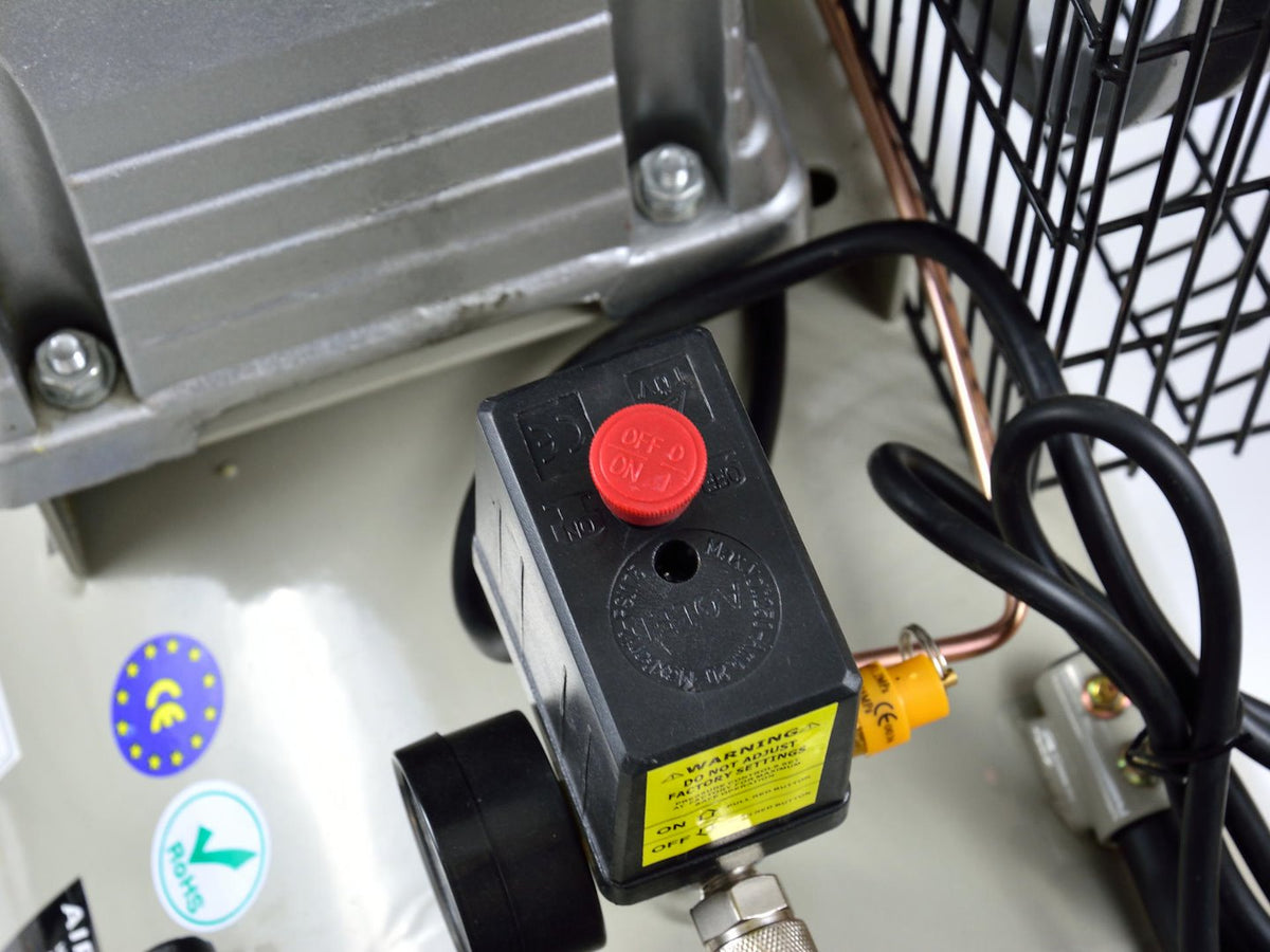 Légkompresszor 100l 420l/perc 220V GEKO