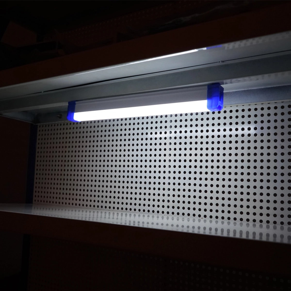 Mágneses LED lámpa 60W 6500k újratölthető akkumulátorral 3600mah 520 x 23 x 38 mm IP20
