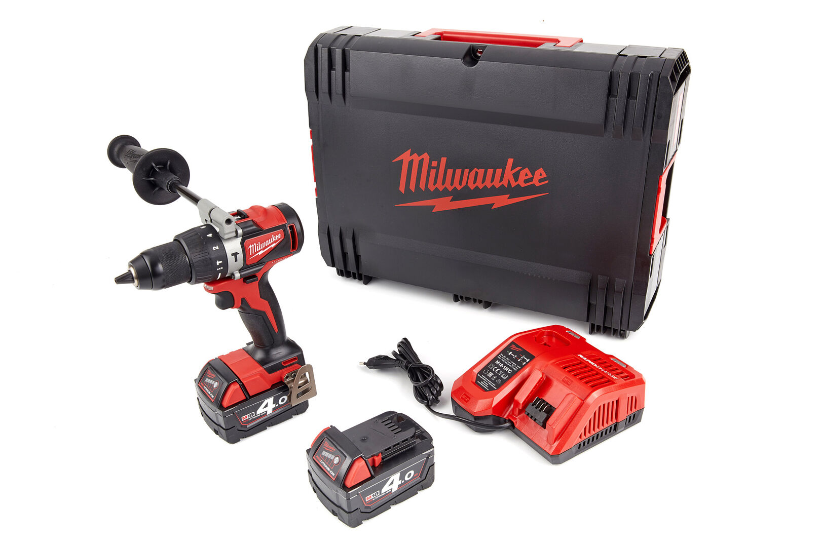 FÚRÓ - CSAVAROZÓ 2 AKKUMULÁTORRAL 82NM 18V 4.0AH MILWAUKEE