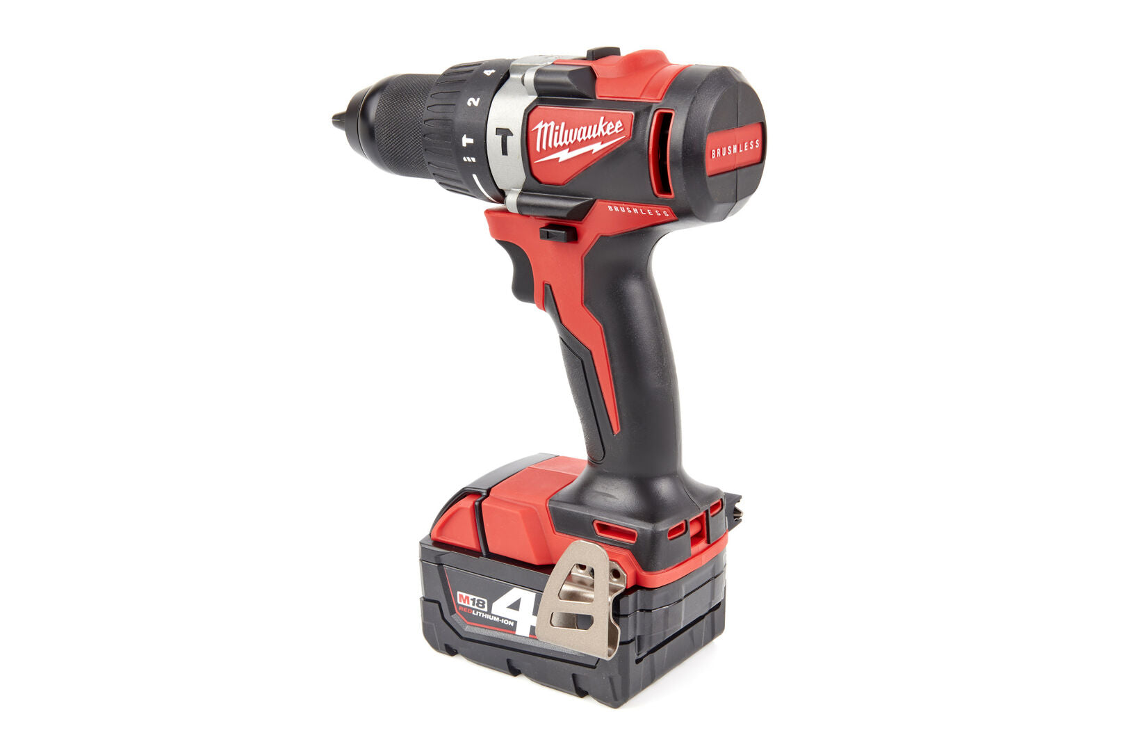 FÚRÓ - CSAVAROZÓ 2 AKKUMULÁTORRAL 82NM 18V 4.0AH MILWAUKEE