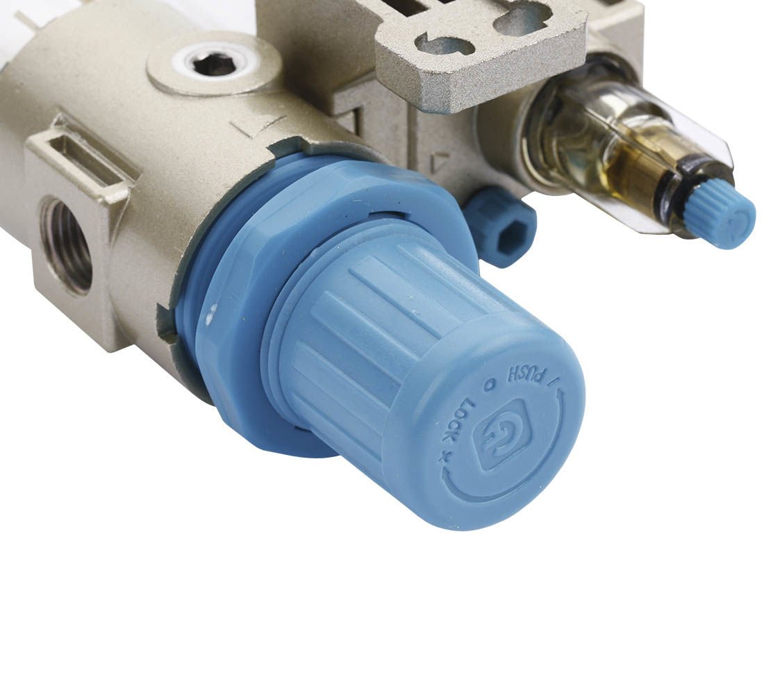 VÍZLEVÁLASZTÓ OLAJOZÓ NYOMÁSSZABÁLYOZÓVAL 1/4" P-600