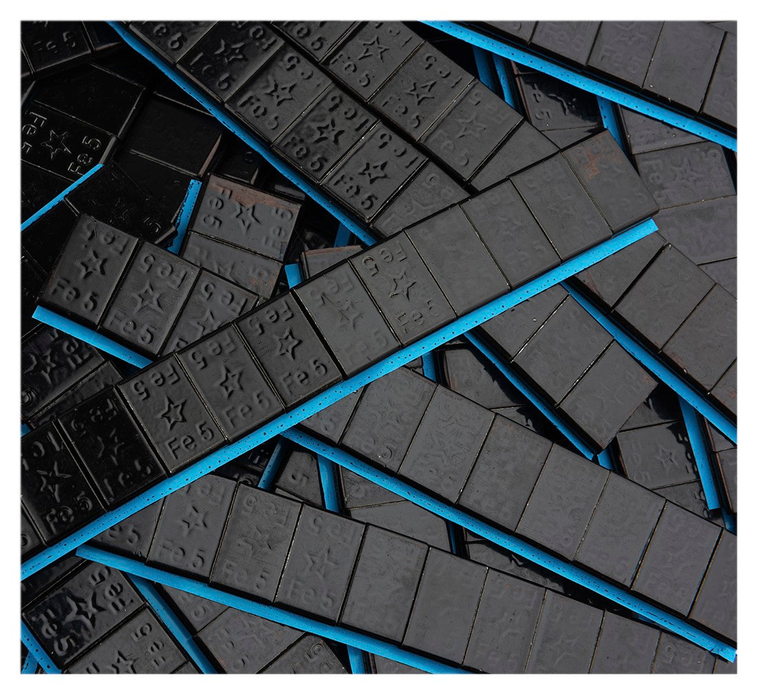 ÖNTAPADÓ FEKETE CENTÍROZÓ KERÉKSÚLY KÉSZLET GUMIABRONCSOKHOZ 5 G 100 SÁV 12 DB/SÁV