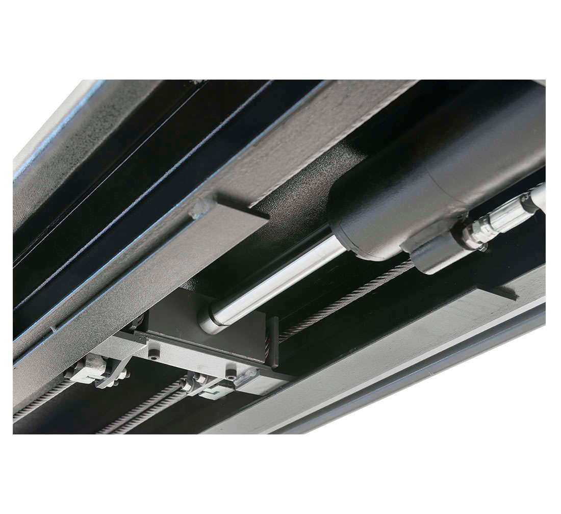 NÉGYOSZLOPOS EMELŐ MANUÁLIS 4 T 380 V