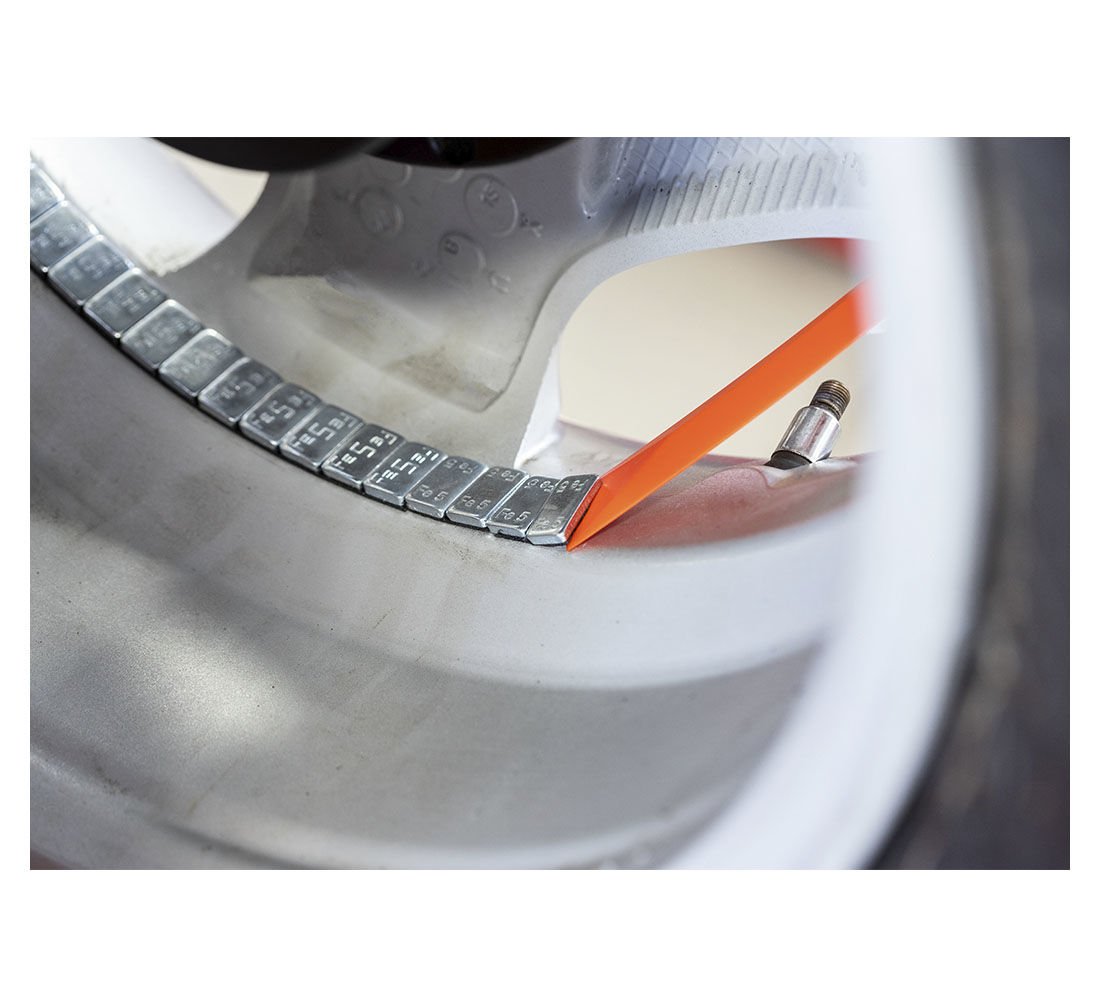 ELLENSÚLY ELTÁVOLÍTÓ ESZKÖZ