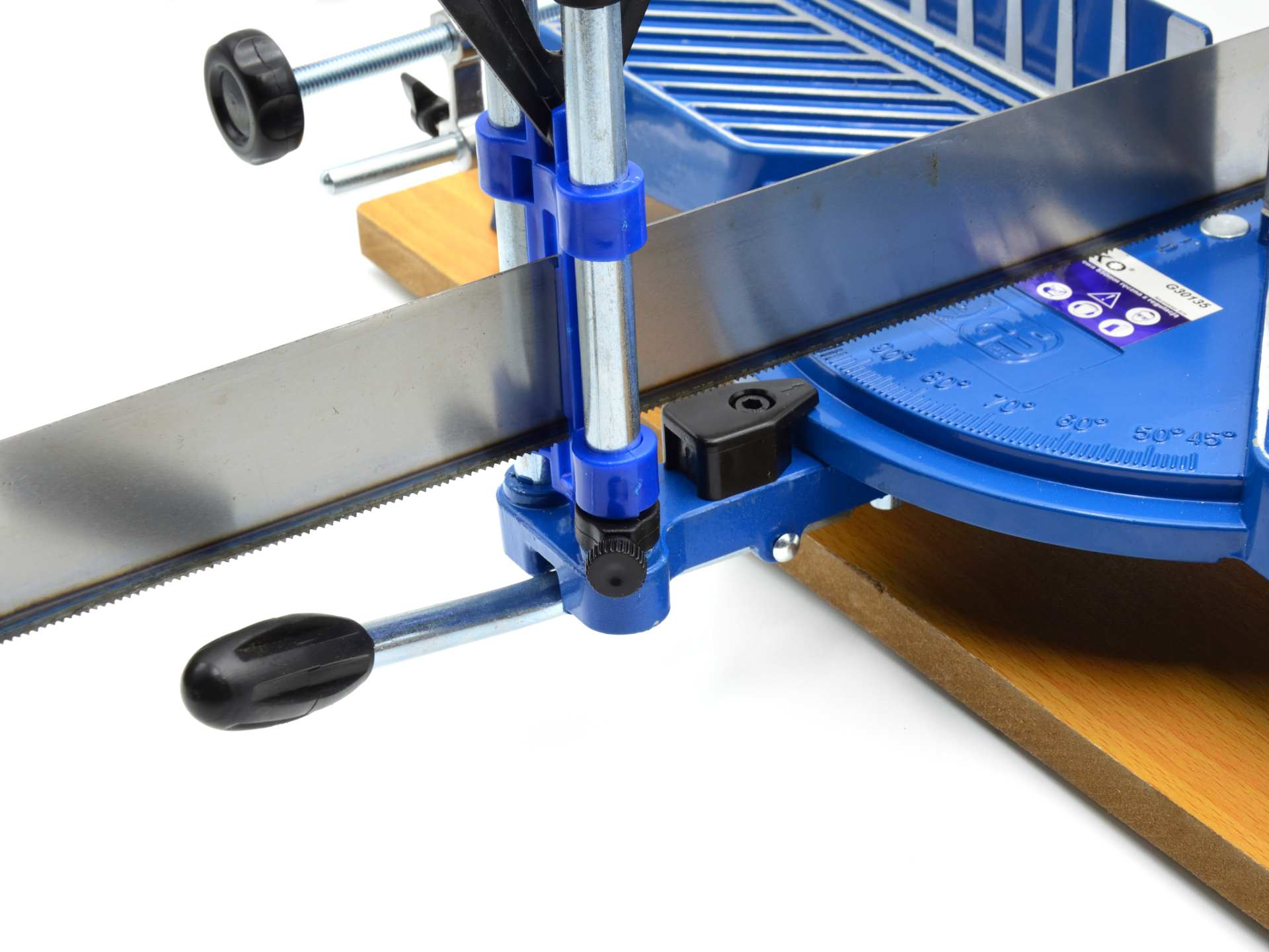 KÉZI SZÖGVÁGÓ FŰRÉSZ 550 MM