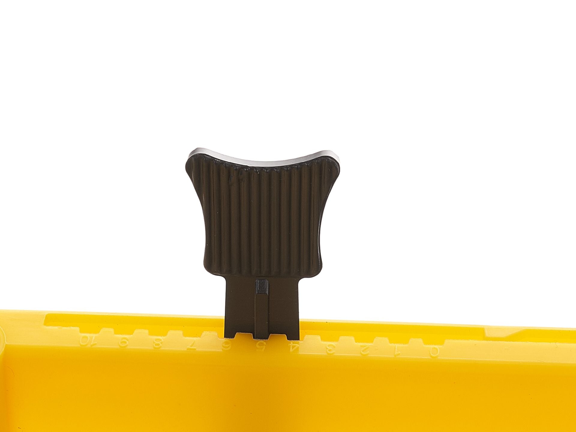 KÉZI VETŐKOCSI 12L MŰTRÁGYA ÉS FŰMAG VETÉSÉHEZ