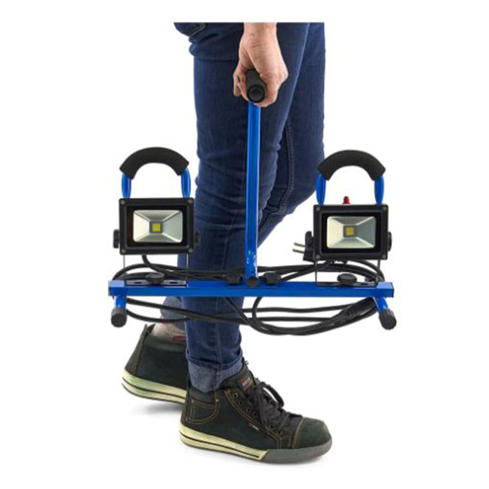 LED LÁMPA 2 X 10W 700 LUMEN 230 V ÁLLVÁNNYAL