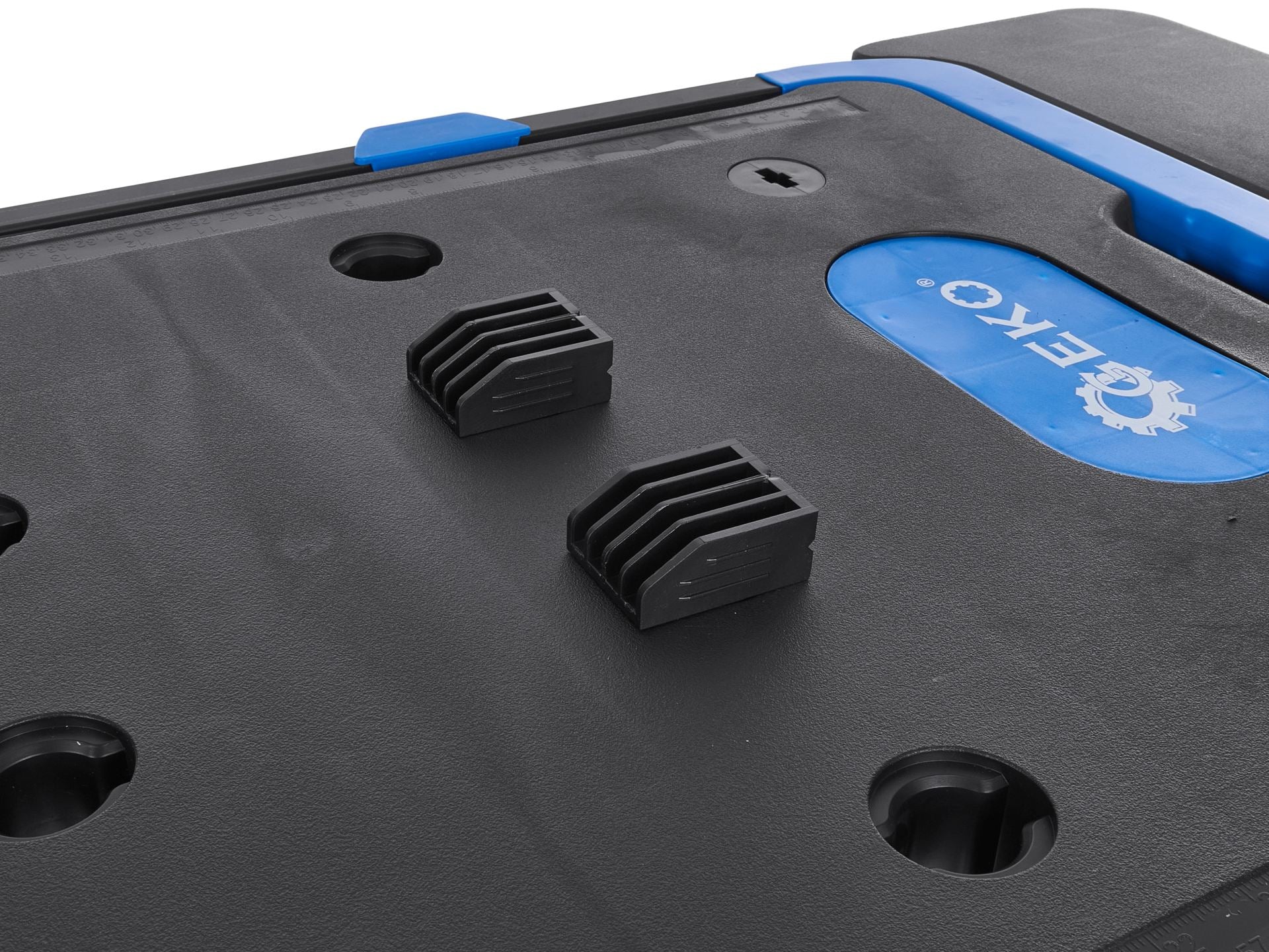 7 AZ 1-BEN UNIVERZÁLIS ÖSSZECSUKHATÓ MULTIFUNKCIONÁLIS MUNKAPAD GEKO