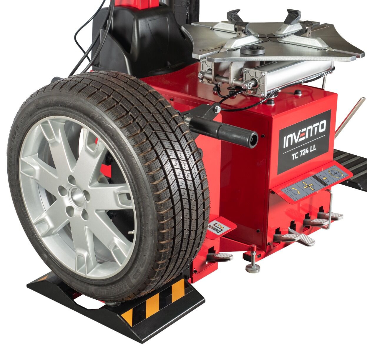 KERÉKEMELŐ KERÉKKIEGYENSÚLYOZÓ ÉS GUMISZERELŐ GÉPHEZ, EMELŐKÉPESSÉG 70 KG