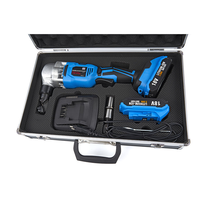 AKKUMULÁTOROS LEMEZVÁGÓ OLLÓ 18 V 2.0 AH