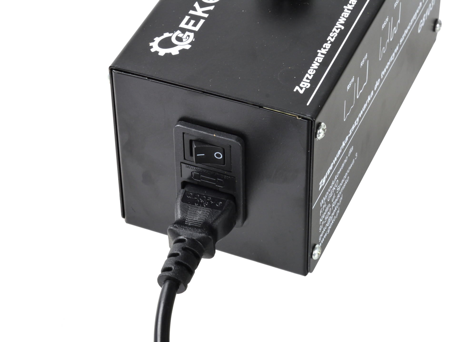 MŰANYAG HEGESZTŐ ÉS TŰZŐ GÉP