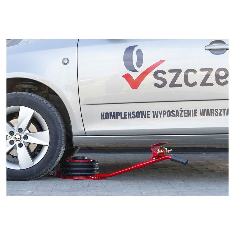 P-180 LÉGKULCS 1/2" 1900 NM + LÉGKOMPRESSZOR 200L 5.5LE 380V + SPIRÁL LÉGTÖMLŐ 8 X 12 MM 15 M + PNEUMATIKUS LÉGPÁRNÁS EMELŐ 3 T