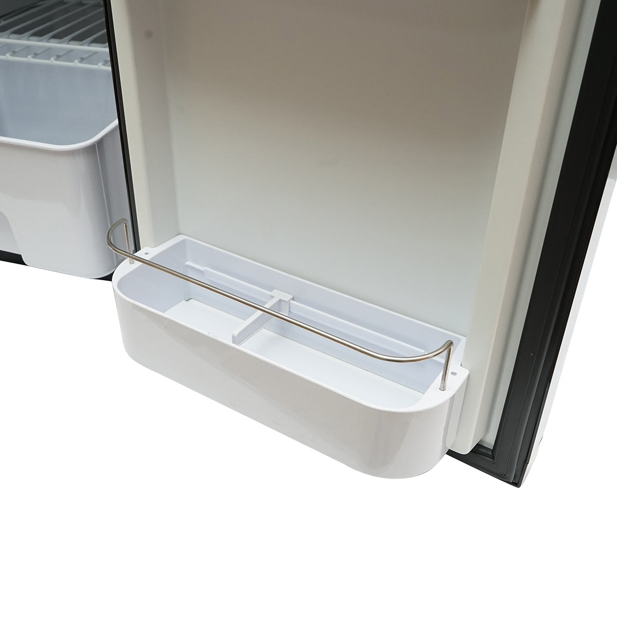 Autós hűtőszekrény kompresszorral, 80W, 92.9L kapacitás, 12–24–220V tápfeszültség, LCD kijelző, 418x504x975 mm, CR90 AUTOSPEED